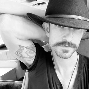 Meet your Posher, Charles